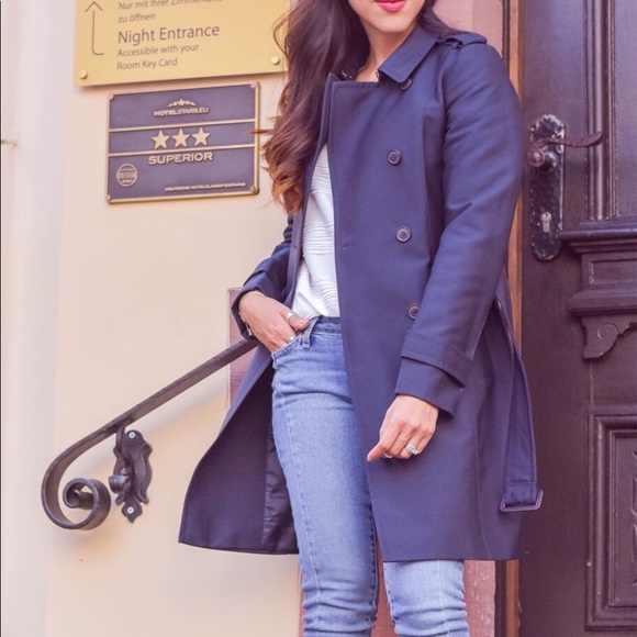 Vintage navy trench coat. - Picture 9 of 9